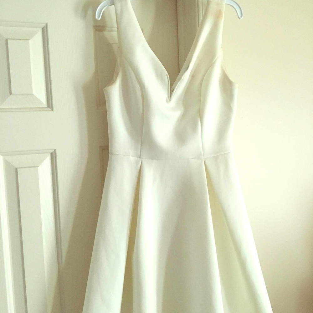 Dress V-Front/Back Zipper Back; pleated bottom